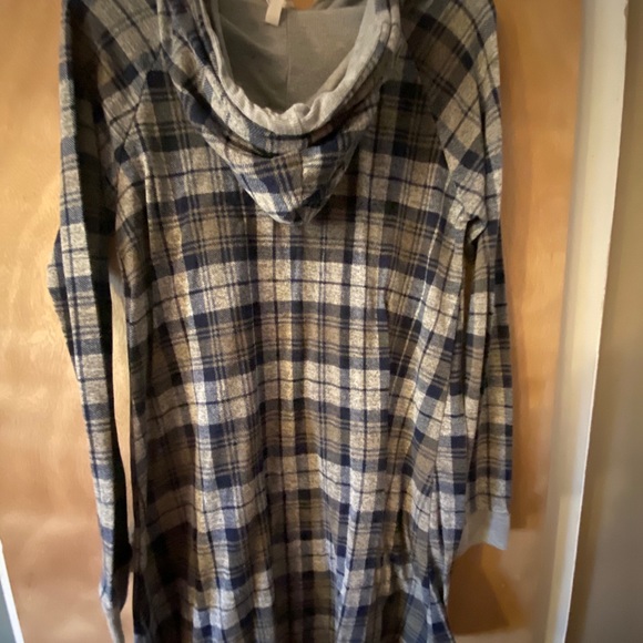 Dresses - Picture 10 of 13